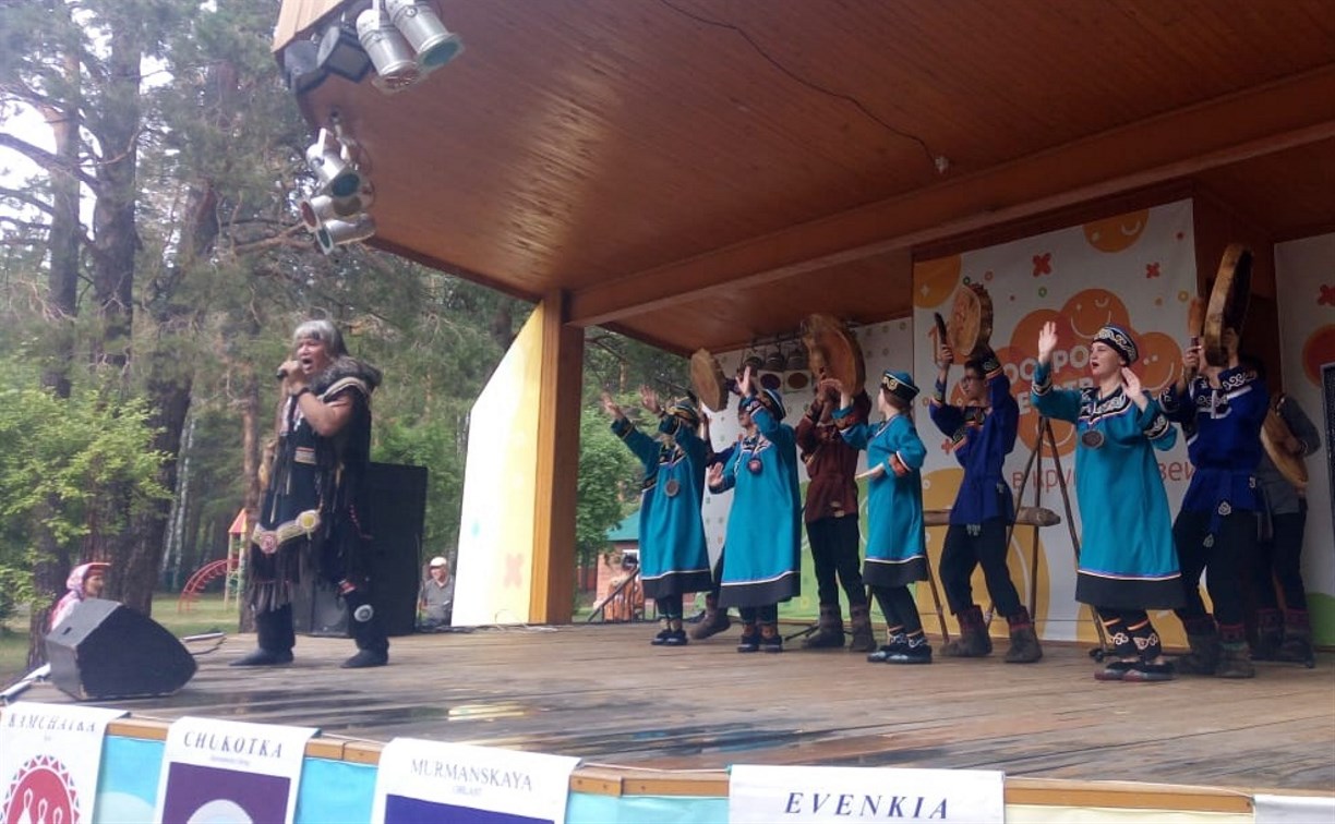 Сахалинский ансамбль  «Пила Кен» гастролирует вместе с фестивалем «Манящие миры. Этническая Россия»