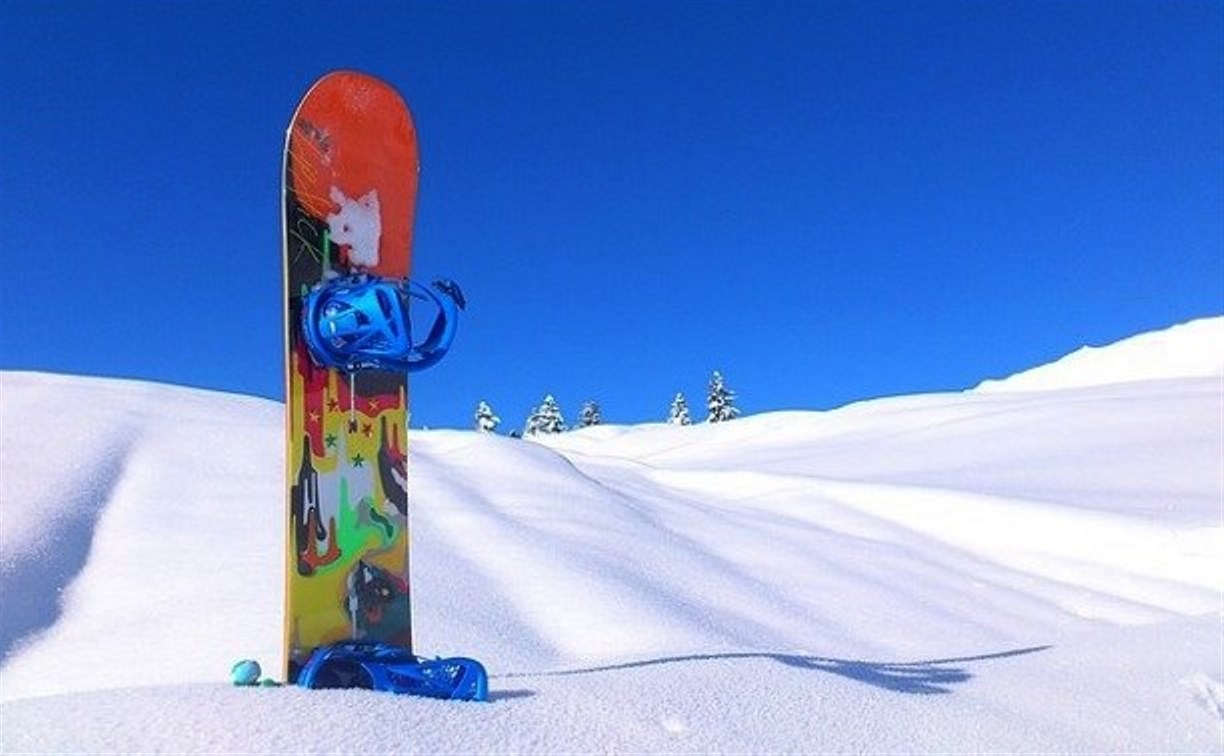 Юные сахалинцы могут научиться кататься на сноуборде 
