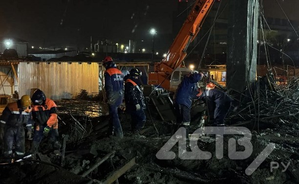 На месте обрушения ангара в Южно-Сахалинске нашли третьего погибшего