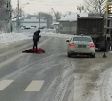 Автомобиль сбил женщину в Луговом