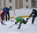 Юные хоккеисты и их отцы сразились на льду корта "Черемушки" в Южно-Сахалинске