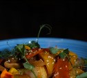 Идея для ужина в азиатском стиле с легким рецептом: тубу с овощами в соусе якитори