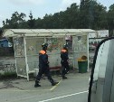 Из-за бесхозной сумки в Южно-Сахалинске оцепили автобусную остановку
