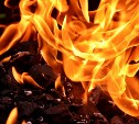 Ночью в Южно-Сахалинске загорелась баня