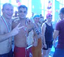Чиновники Сахалинской области соревновались в эстафетном плавании вольным стилем