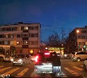 "Забил на запреты": водитель автобуса в Южно-Сахалинске внаглую проехал перекрёсток на "красный"