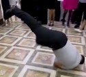 Папа на выпускном сына в Южно-Сахалинске покорил всех своим танцем