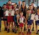 Сахалинские борцы завоевали десять медалей дальневосточного турнира