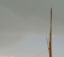Молния разнесла опору ЛЭП на юге Сахалина
