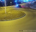 Жёсткое ДТП в Южно-Сахалинске: автомобиль снёс три знака и врезался в столб