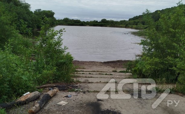 Южносахалинка рассказала, как неизвестные откачивают воду из озера Танкового в цистерны