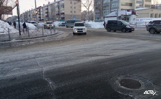 На Комсомольской в Южно-Сахалинске образовалась "река"