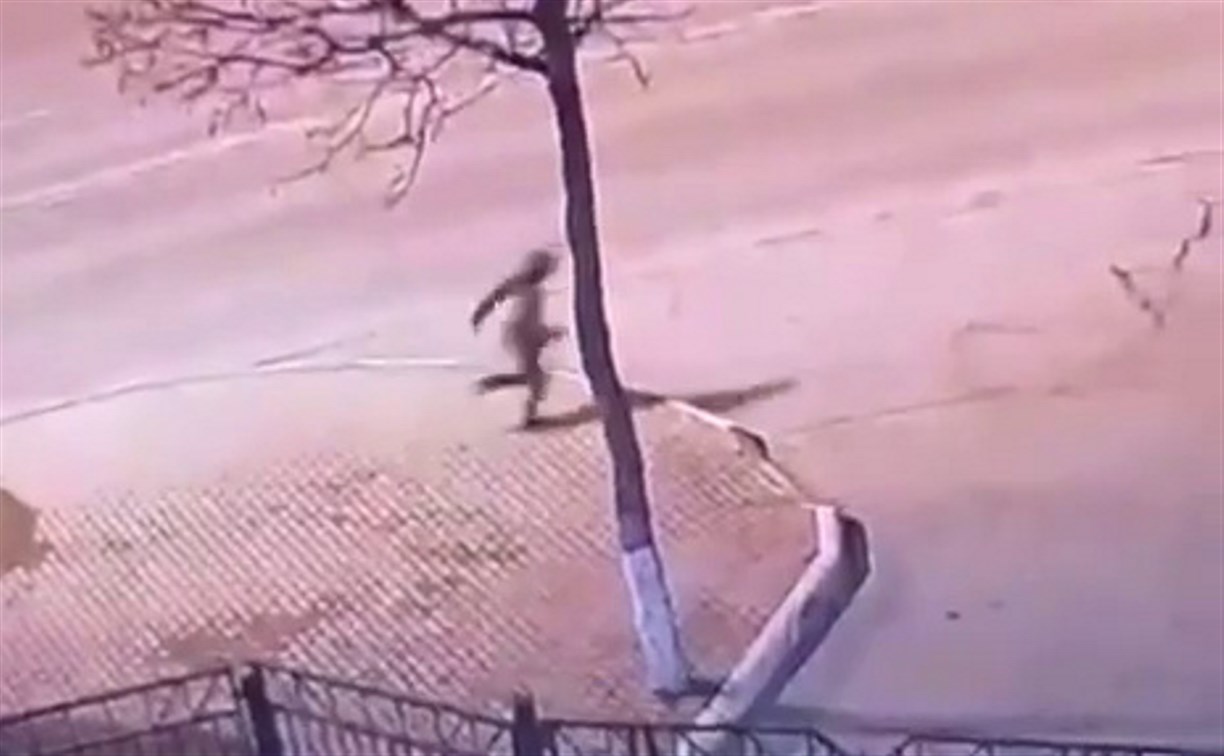 Полицейские нашли подростков, разбивших автобусные павильоны в Корсакове