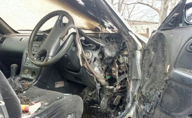 Горящий Chaser потушили пожарные в Корсакове