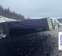 В Углегорском районе опрокинулся углевоз, водитель получил травмы 