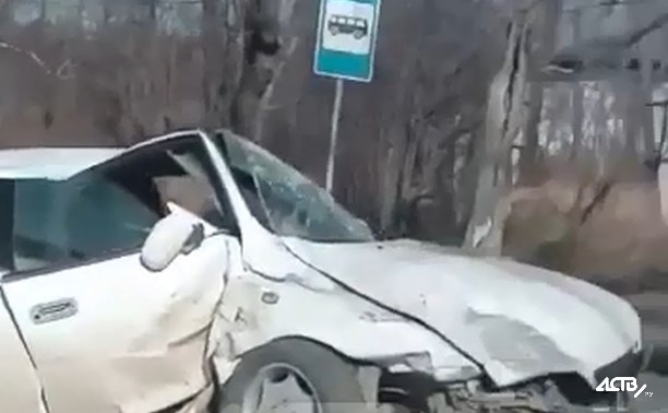 Как будто пожевали: в Александровске-Сахалинском столкнулись два автомобиля