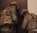 Предъявили обвинение: сахалинца, который ранил и удерживал в сожительницу, взяли под стражу