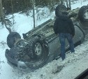 Два автомобиля вылетели в кювет на автодороге Корсаков - Южно-Сахалинск