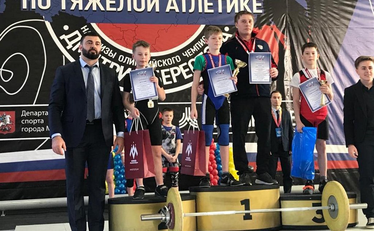 Сахалинские тяжелоатлеты завоевали три медали всероссийских состязаний