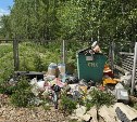 Возле кладбища за селом Адо-Тымово несколько недель копится мусор