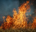 Почти в центре Южно-Сахалинска потушили крупный пожар, который никто не заметил