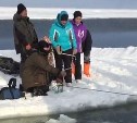 На Сахалине взяли на буксир льдину с рыбаками