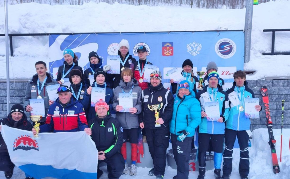 Сахалинские горнолыжники привезли бронзу с первенства России 