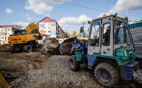 Мешающий строительству сквера павильон «Ням-Ням» сносят в Южно-Сахалинске