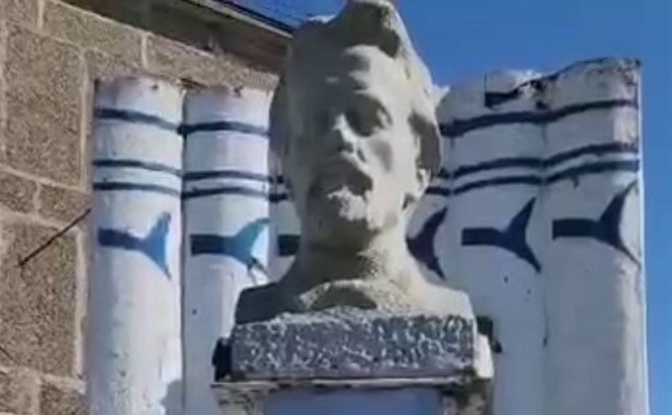 В селе Чехов чахнет Чехов: сахалинцы жалуются на ужасное состояние их “визитной карточки”