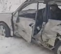 Чудом остались живы: два автомобиля попали в жуткое ДТП в Холмском районе