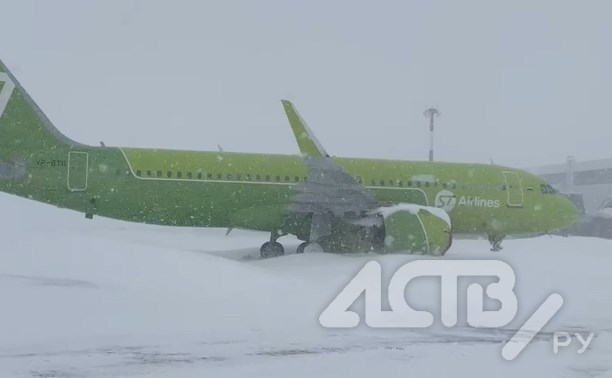 Аэропорт Южно-Сахалинска не намерен принимать самолёты до утра