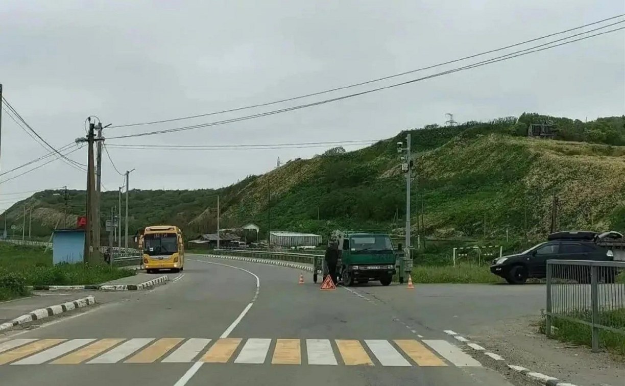 В Яблочном за несколько дней отремонтируют изношенный асфальт на региональной трассе