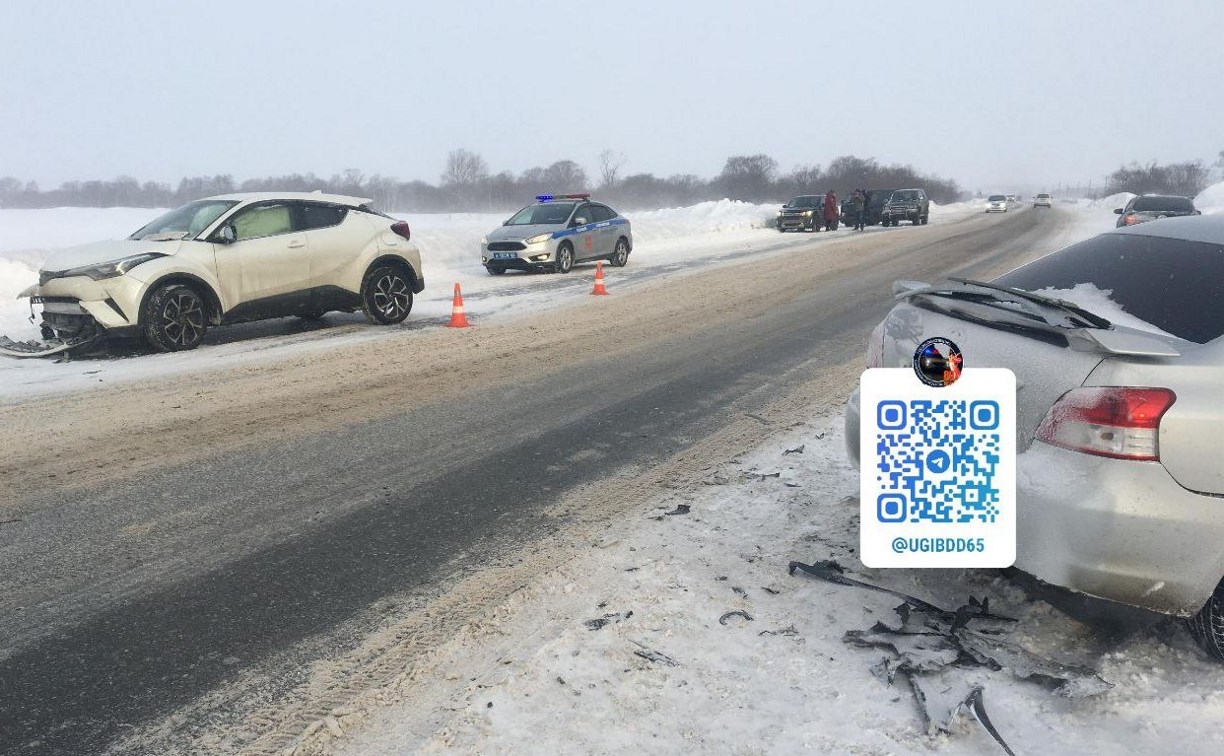 "Трое пострадали": стали известны подробности ДТП на выезде из Южно-Сахалинска 