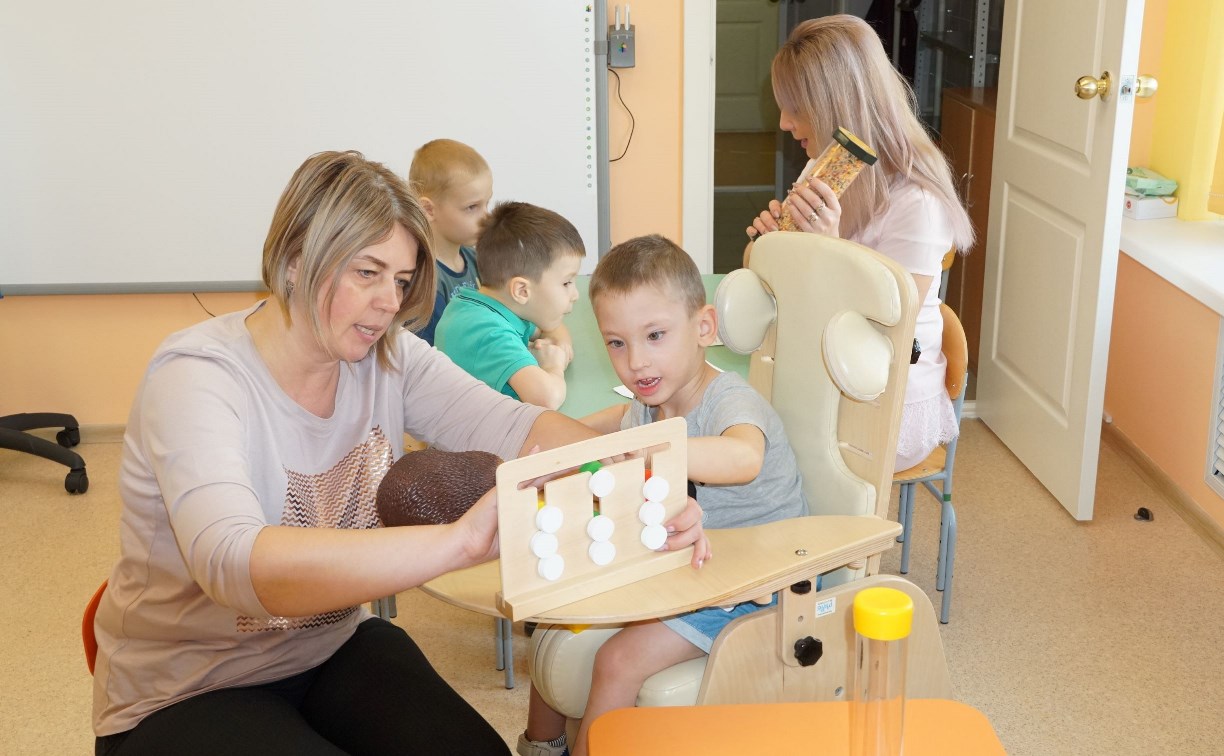 Игрушки для детей-аутистов закупил сахалинский сад «Матрешка»