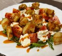 Вкуснее, чем в ресторане: раскрываем секрет салата с идеальными хрустящими баклажанами