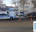 Дама без прав на Toyota Rush в Корсакове вылетела на встречку и врезалась в Lexus RX