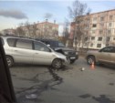 В обеденный час пик на двух улицах Южно-Сахалинска возникли пробки