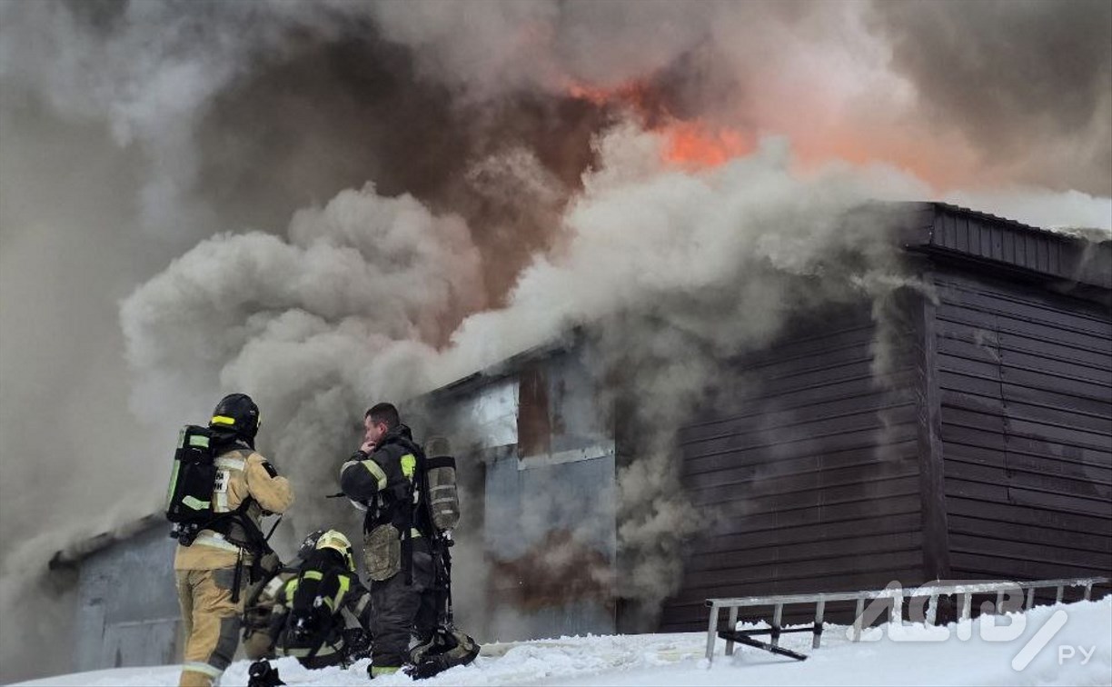 Пожар в СНТ в Южно-Сахалинске потушили на площади 150 квадратных метров 