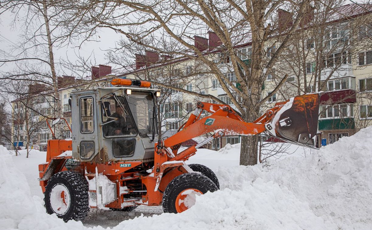 В администрации Южно-Сахалинска рассказали, с каких улиц будут вывозить снег 23 февраля