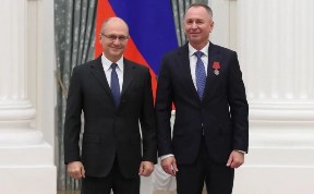 Политика и экономика