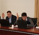 Депутаты гордумы Южно-Сахалинска обсудили, отстранять ли коллег от голосования