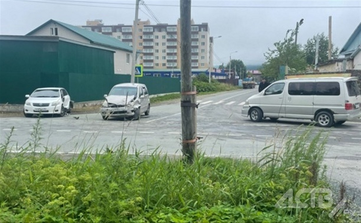 Очевидцев ДТП в Луговом ищет Госавтоинспекция Южно-Сахалинска