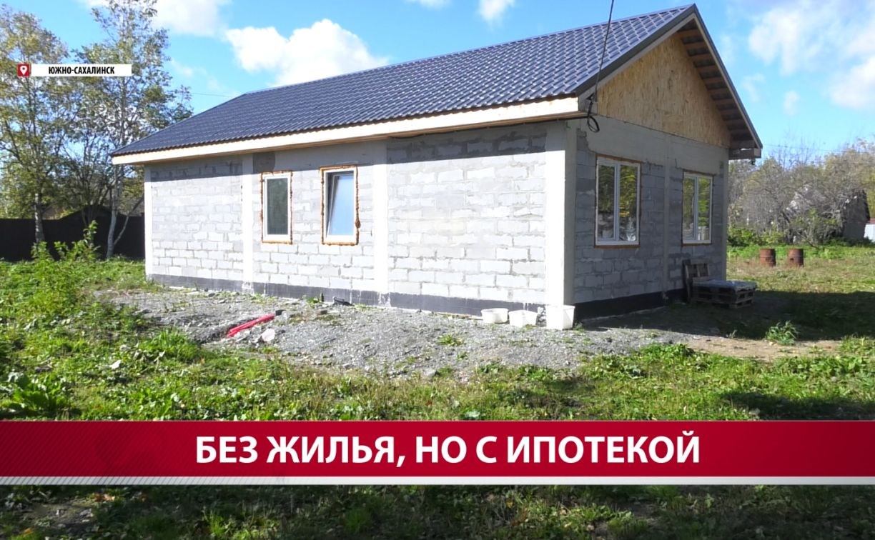На Сахалине семья с десятимесячным ребёнком вынуждена жить в строительном контейнере