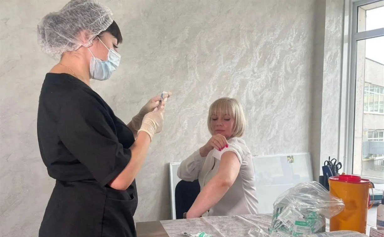 На Сахалине продолжается вакцинация от гриппа