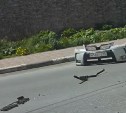 "Хорошо рассыпался": два автомобиля не поделили дорогу в Невельске