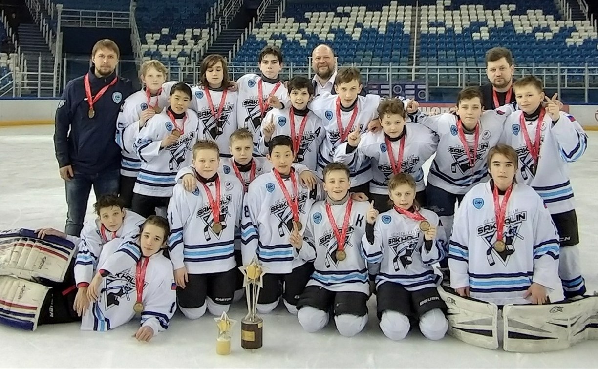 Сахалинские хоккеисты одержали победу на соревнованиях в Сочи 