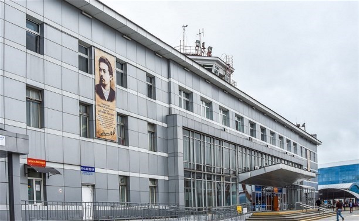 В аэропорту Южно-Сахалинска срочно меняют неисправный самолет 