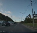 Внедорожник "открыл" пятую полосу для движения на улице Горького в Южно-Сахалинске