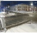 После дождя в Южно-Сахалинске выпал снег: водителей и пешеходов просят быть осторожными