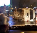 Два человека пострадали в опрокинувшемся микроавтобусе в Южно-Сахалинске